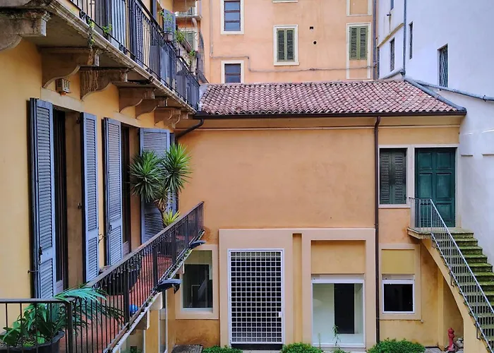 Pensionat Italianflat - Rentroom Old Town - 200mt To Arena 3*