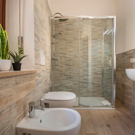 Guest house Italianflat - Rentroom Old Town - 200mt To Arena 3*