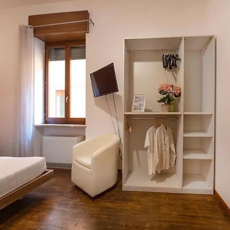 Italianflat - Rentroom Old Town - 200mt To Arena Guest house