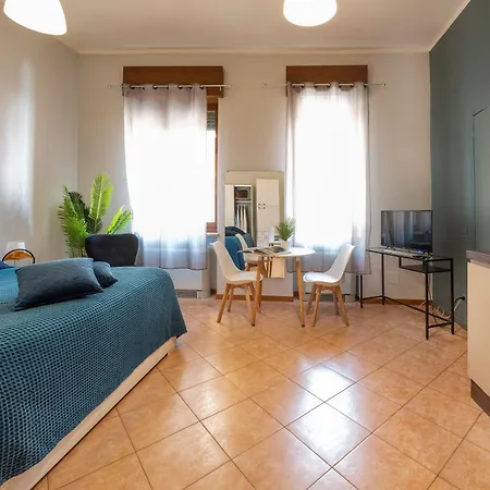 Guest house Italianflat - Rentroom Old Town - 200mt To Arena