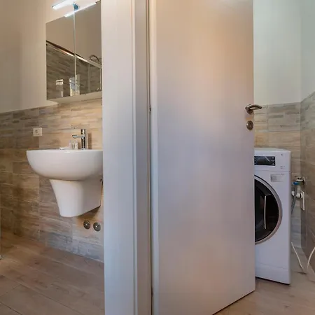 Italianflat - Rentroom Old Town - 200mt To Arena Guest house 3*