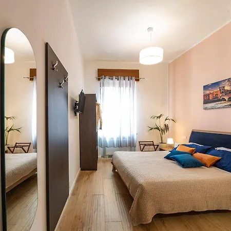 Guest house Italianflat - Rentroom Old Town - 200mt To Arena 3*
