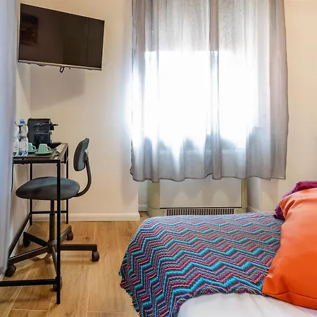 Guest house Italianflat - Rentroom Old Town - 200mt To Arena Verona