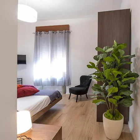 Guest house Italianflat - Rentroom Old Town - 200mt To Arena 3*