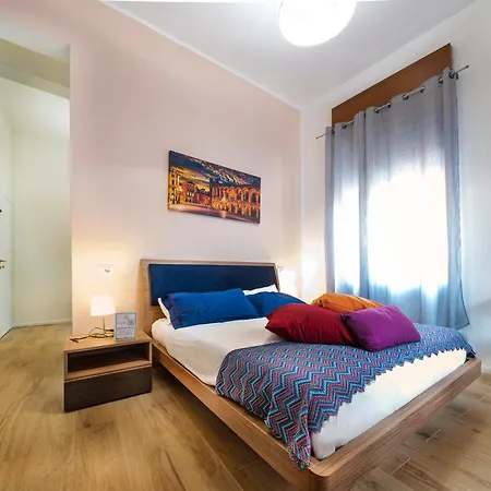 Italianflat - Rentroom Old Town - 200mt To Arena Guest house 3*