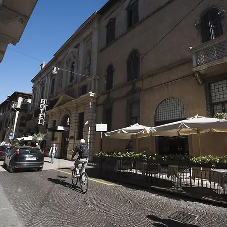 Guest house Italianflat - Rentroom Old Town - 200mt To Arena